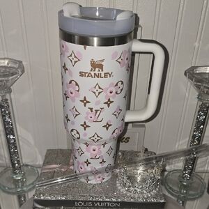 NWB Fashion Pink and Brown Floral Mug